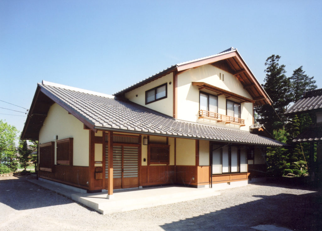 広い土縁のある家 u2013 安藤建築設計工房